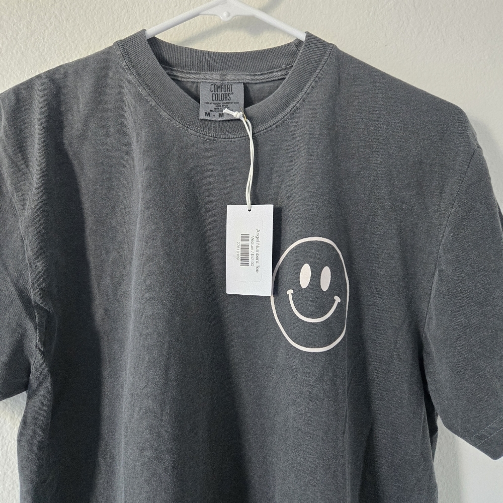 NWT Comfort Color Angel Numbers & Happy‎ Face Unisex Tee Size Medium 100% Cotton - Picture 3 of 12